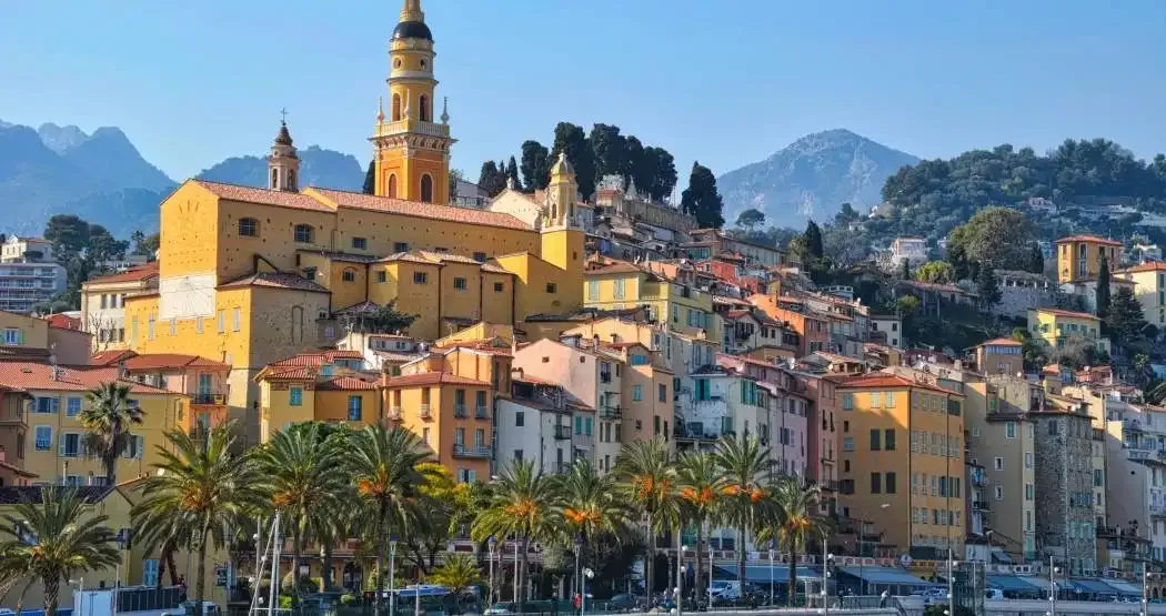 Azurna obala sa St. Tropezom