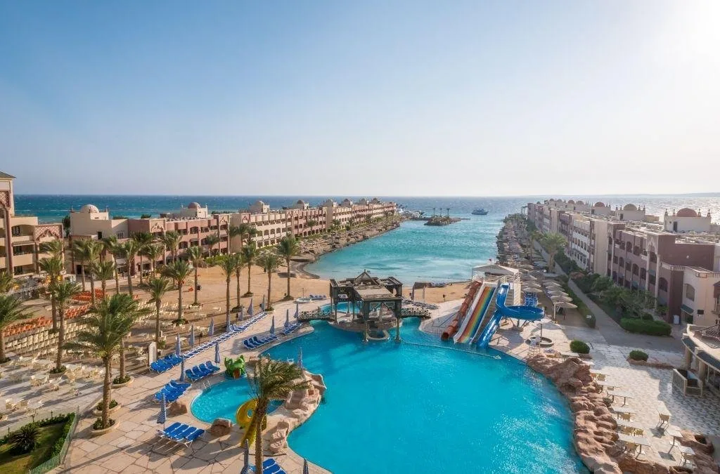 Sunny Days El Palacio