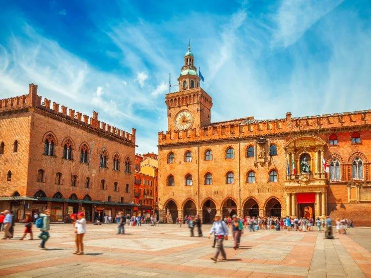 Bologna u Italiji: grad trijemova, tornjeva i sveučilišta