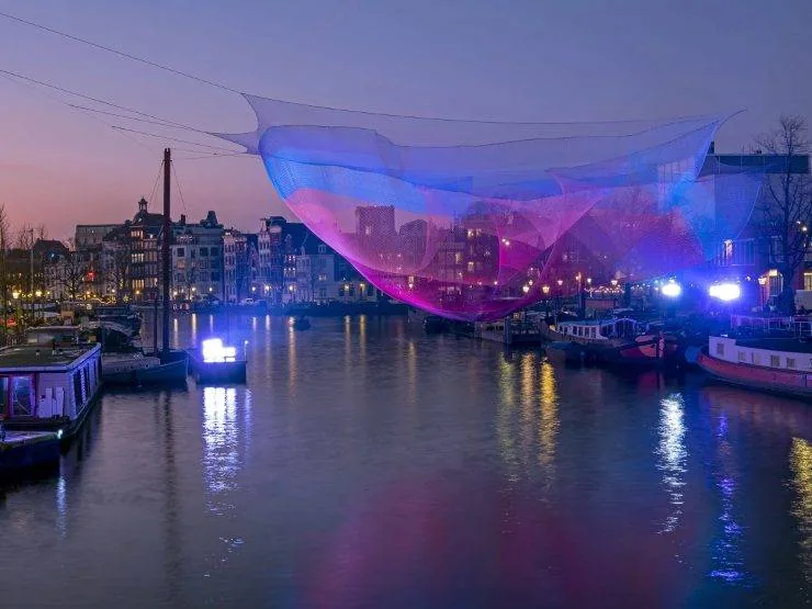 Festival svjetla u Amsterdamu: umjetnost iznad kanala
