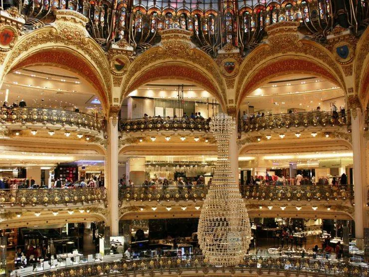 Galeries Lafayette – pariški hram mode pod čuvenom staklenom kupolom iz 1912.