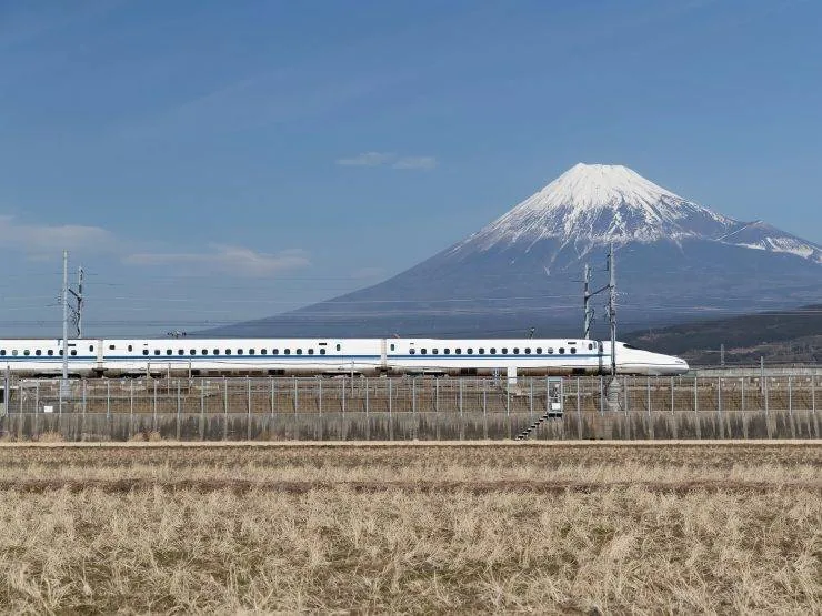 Shinkansen: japanski brzi vlak od prvih pruga do današnje vožnje