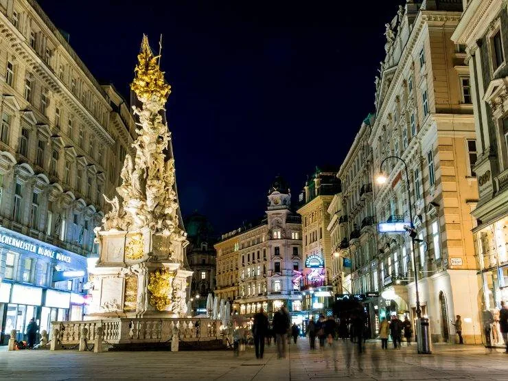 Time Travel Vienna: Beč kroz projekcije, glazbu i povijesne prizore