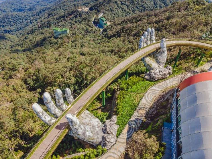 Zlatni most Ba Na Hills: kako su divovske ruke postale simbol Da Nanga