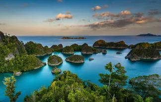 Indonezija - Raja Ampat in Irian Jaya s plemenskim festivalom