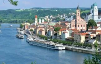 Po lepi modri Donavi (Schärding, Passau, Linz)