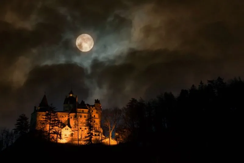 Bukarešta in dežela grofa Drakule na Halloween – galerija 1