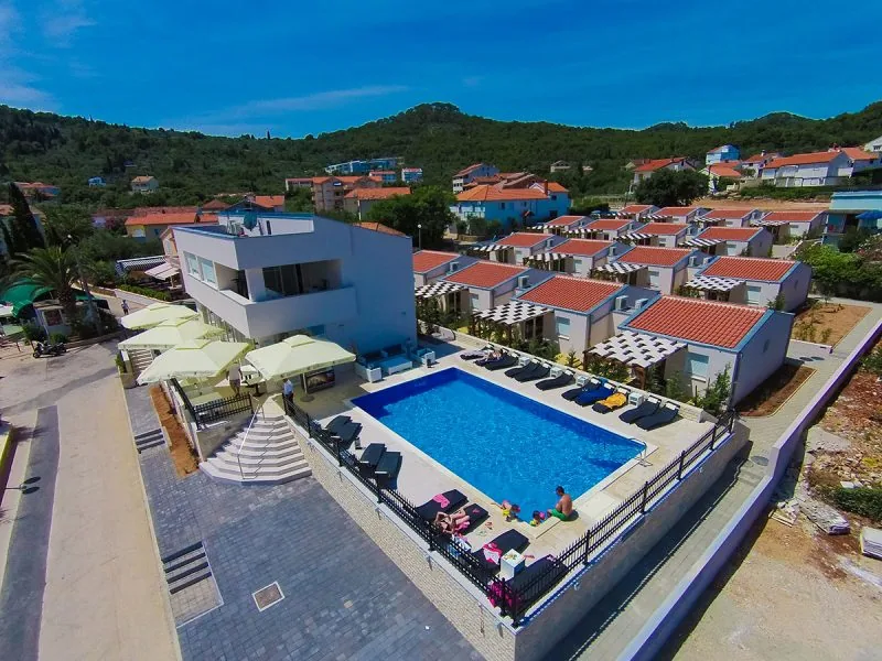 Hrvatska, otok Ugljan, Preko, Apartmani Vile Dalmacija – galerija 1