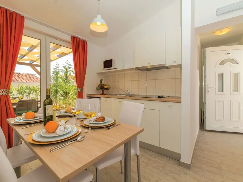 Hrvatska, otok Ugljan, Preko, Apartmani Vile Dalmacija – galerija 2