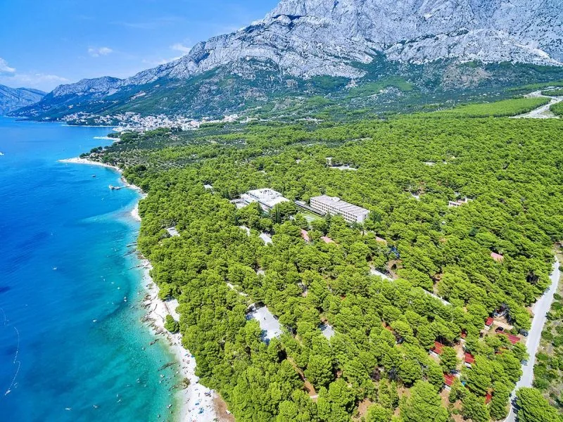 Hrvatska, Baško Polje, Turističko naselje Alemaris