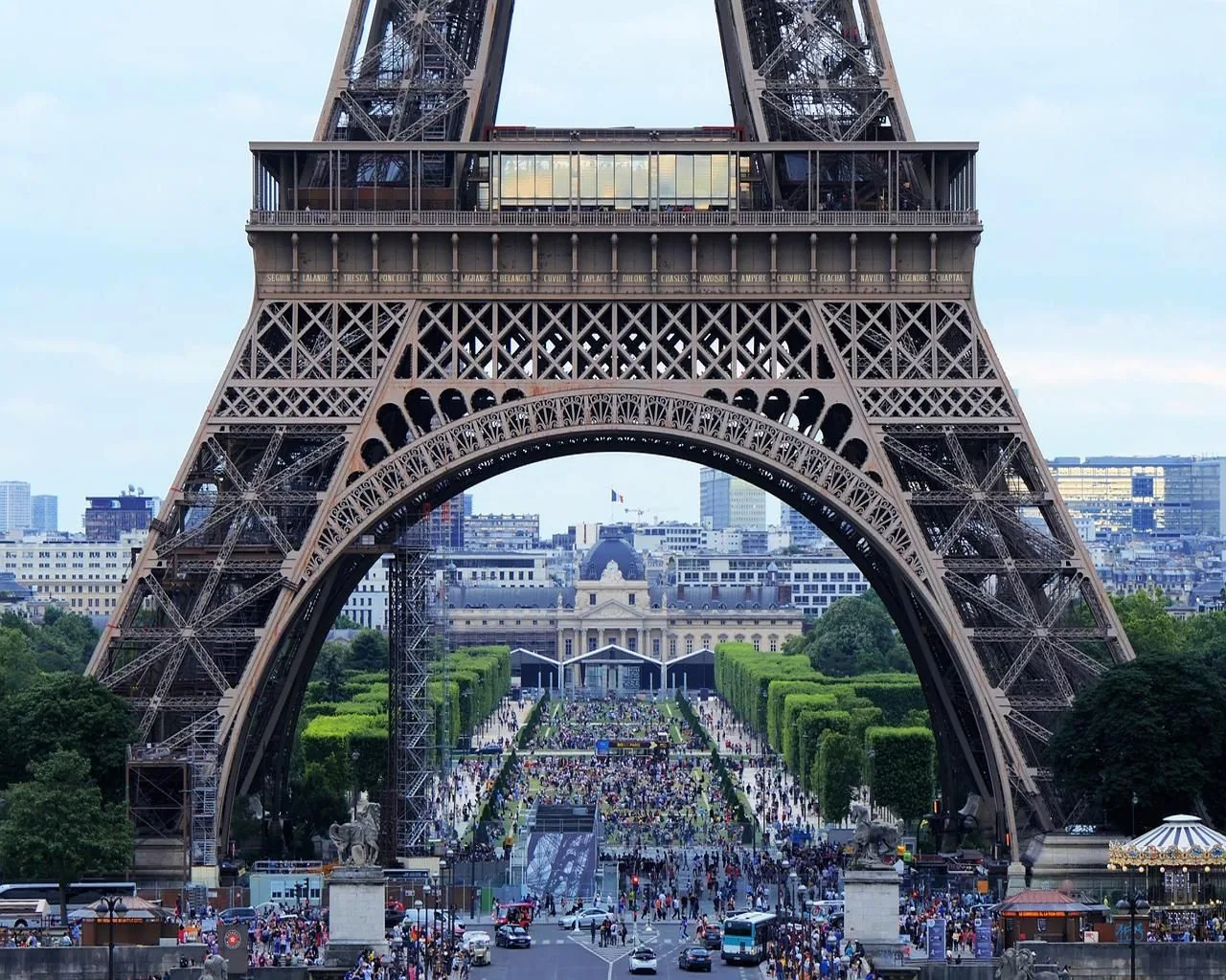Pariz, 4 dana avionom